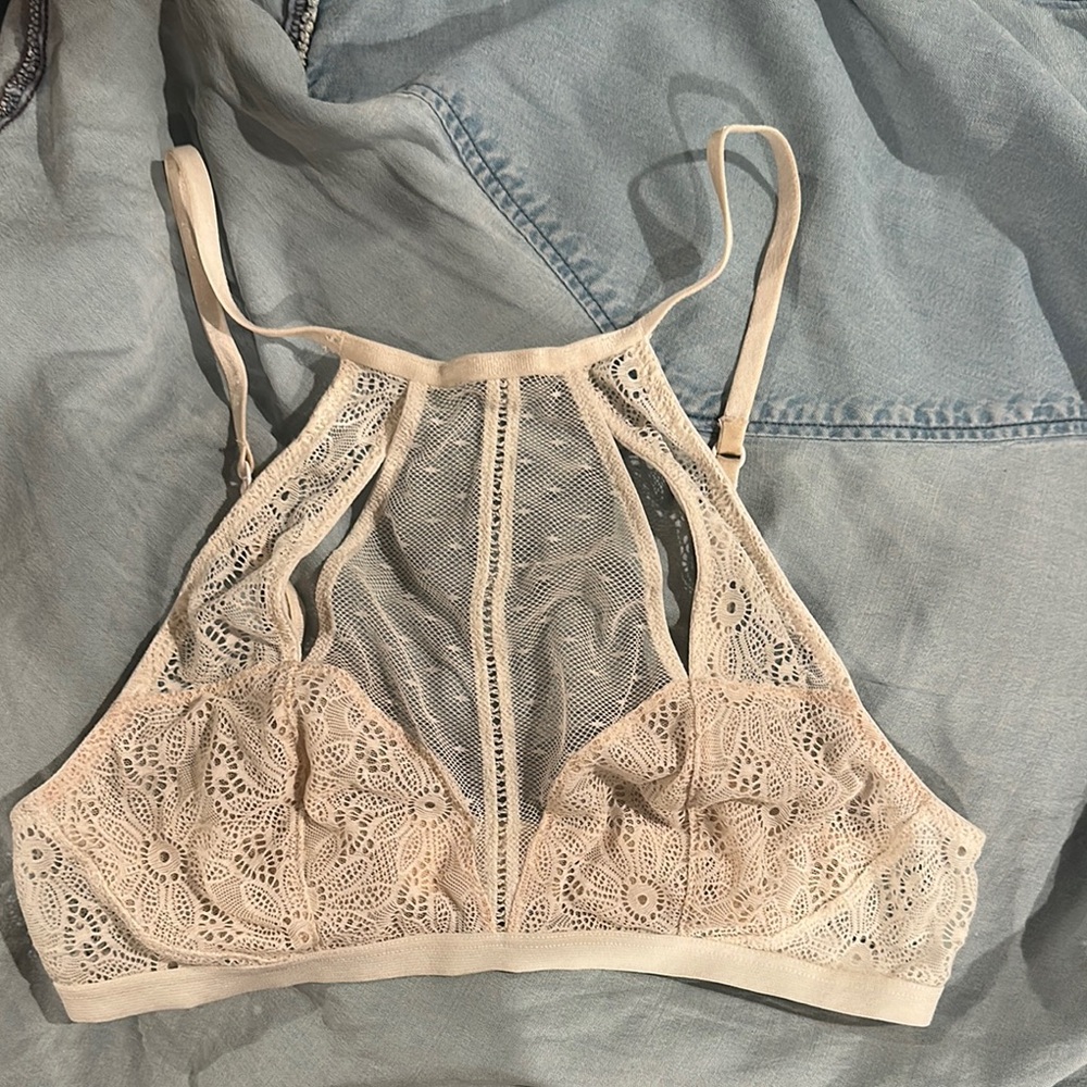 Victorias Secret Elegant Lace Bralette - Cream